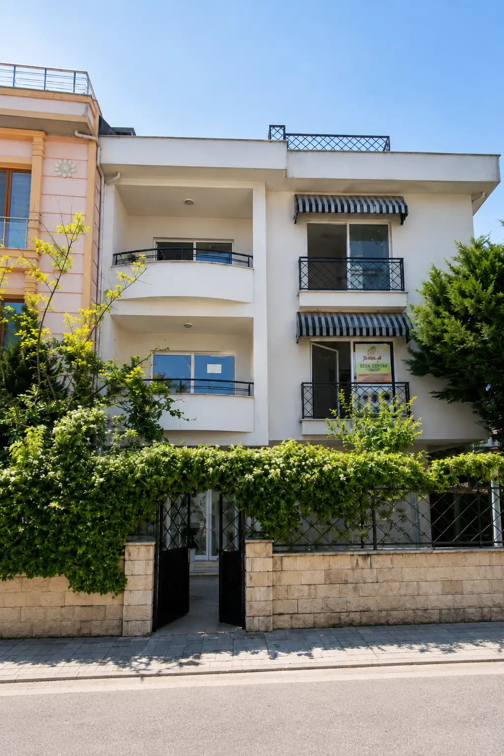 Beyaz Ev merkez binası